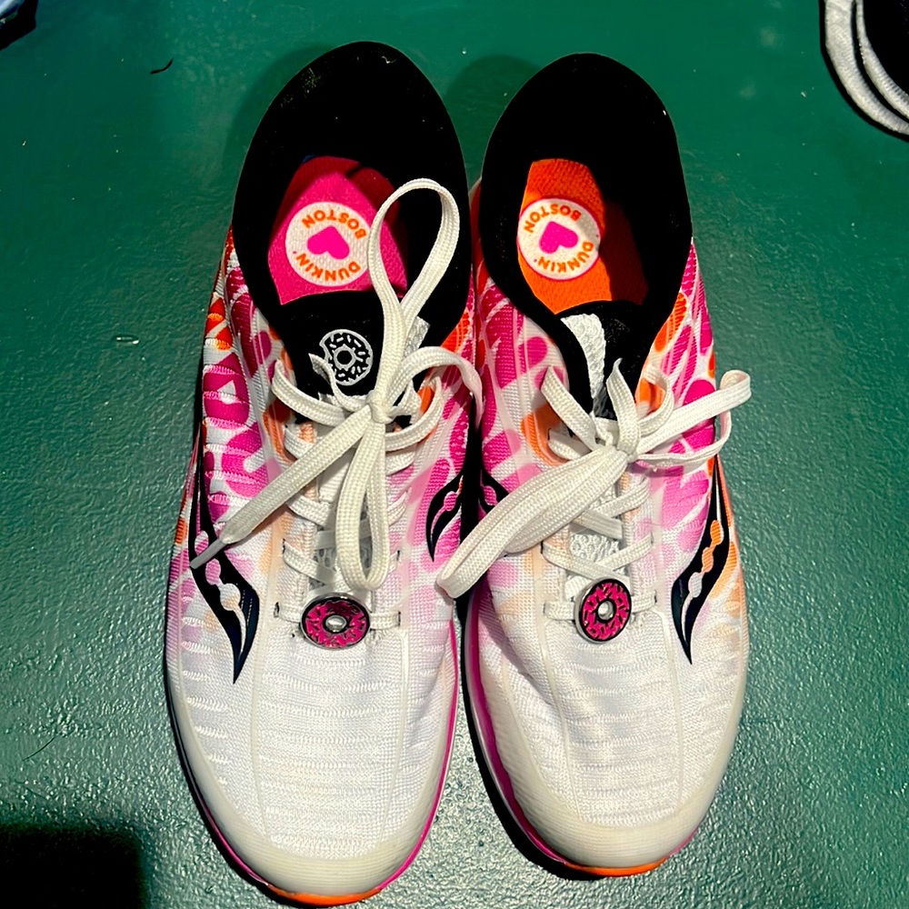 Saucony x Dunkin Donuts Kinvara 10 Boston Marathon **RARE**
